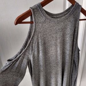 Shoulderless Long Sleeve Shirt